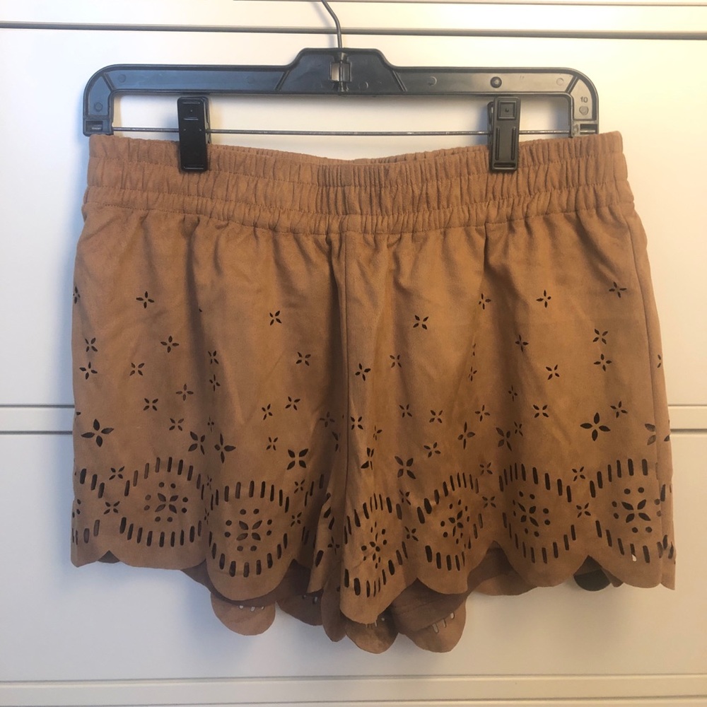 Suede cutout scalloped short